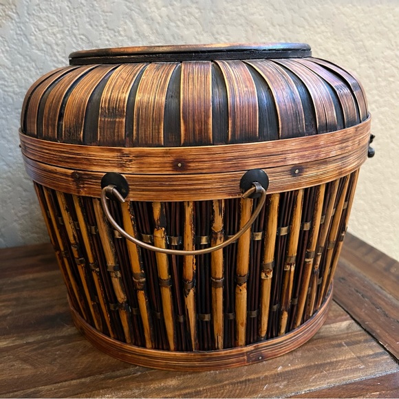 Vintage‎ Bamboo Woven Round Basket with Diamond-Weave Attached Lid Black Lining - Picture 3 of 16